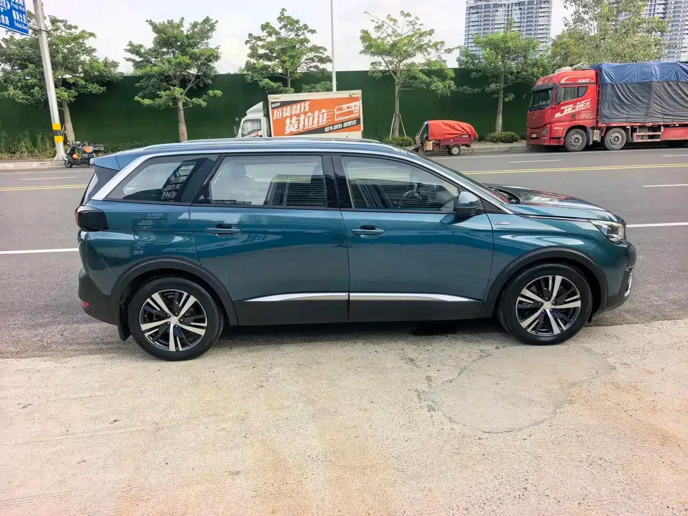 Peugeot 5008 2017 380THP 7-seater Elite Edition — миниатюра 4
