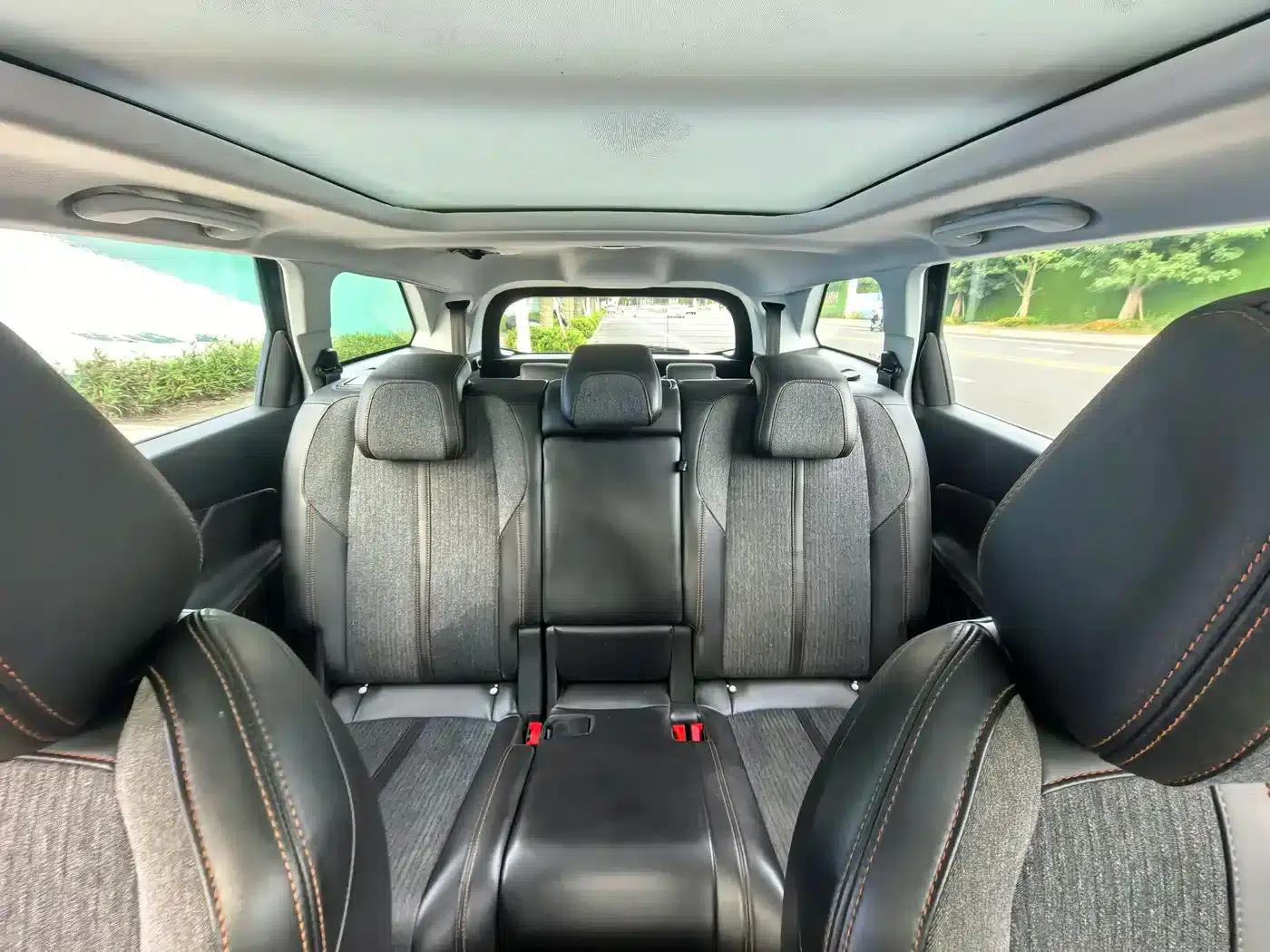Peugeot 5008 2017 380THP 7-seater Elite Edition — миниатюра 7