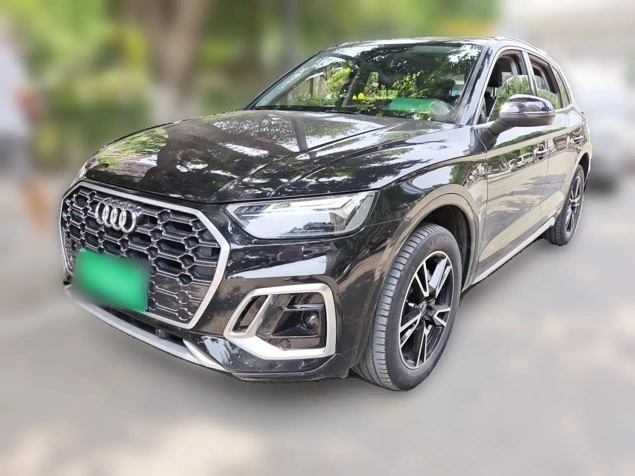 Audi Q5L 2022 40T Fashionable and Dynamic Model — миниатюра 1