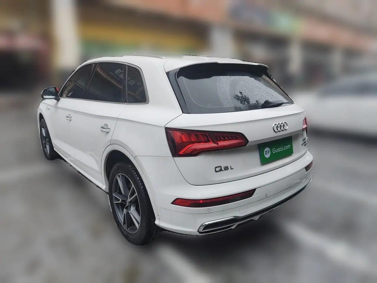 Audi Q5L 2020 Updated 40 TFSI Prestige Fashion Edition — миниатюра 4