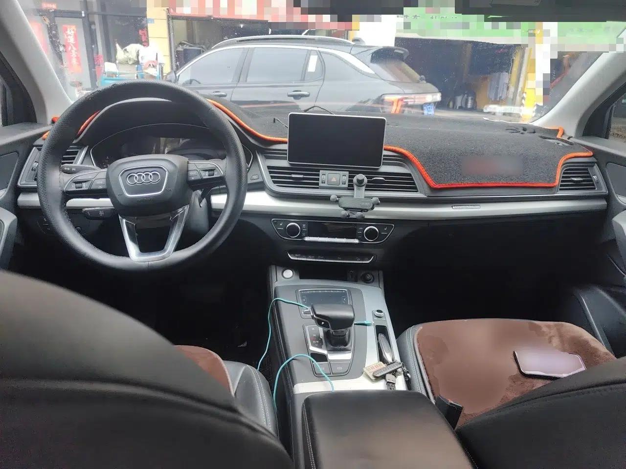 Audi Q5L 2020 Updated 40 TFSI Prestige Fashion Edition — миниатюра 9