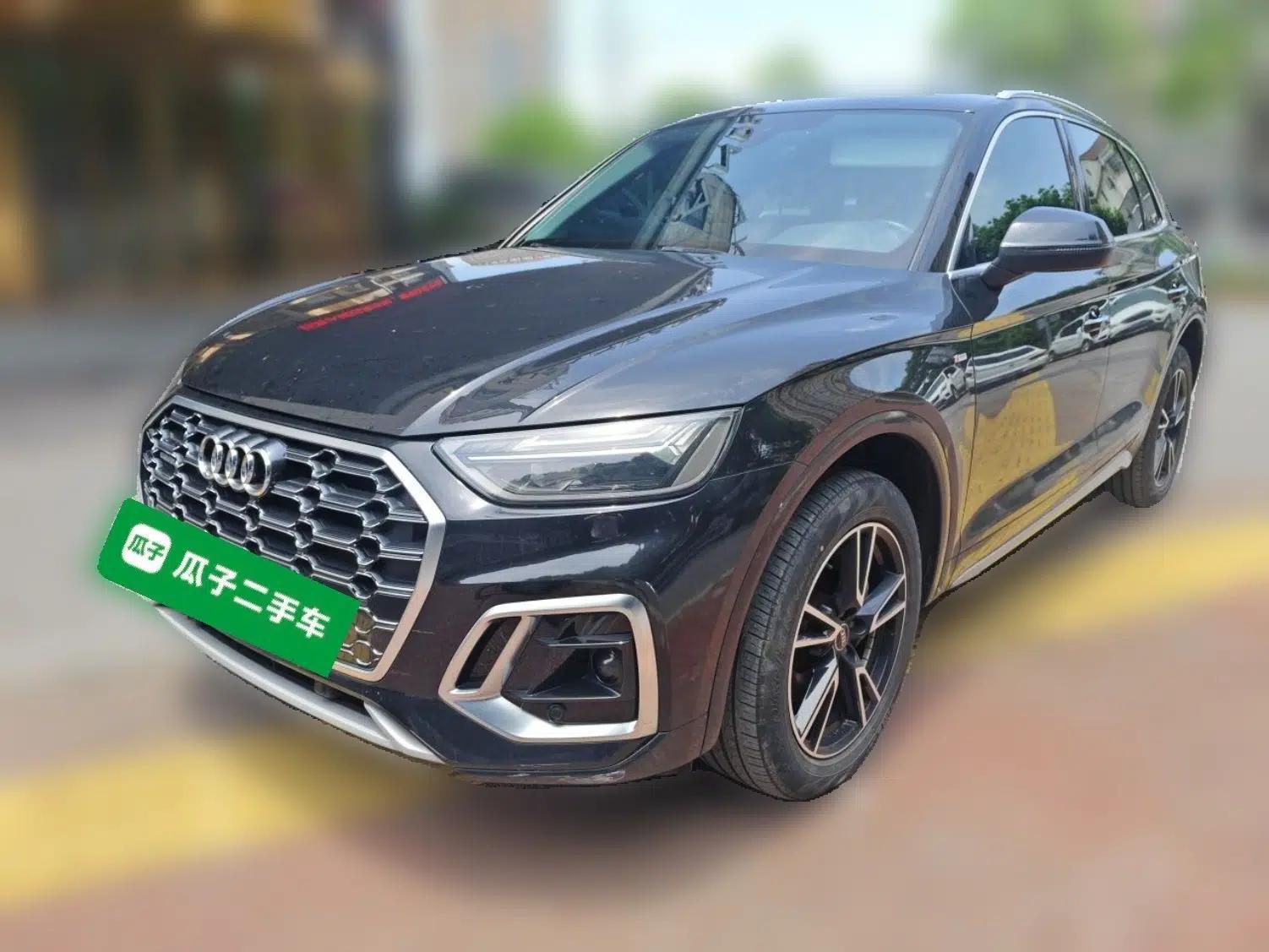 Audi Q5L 2022 40T Fashionable and Dynamic Model — миниатюра 1