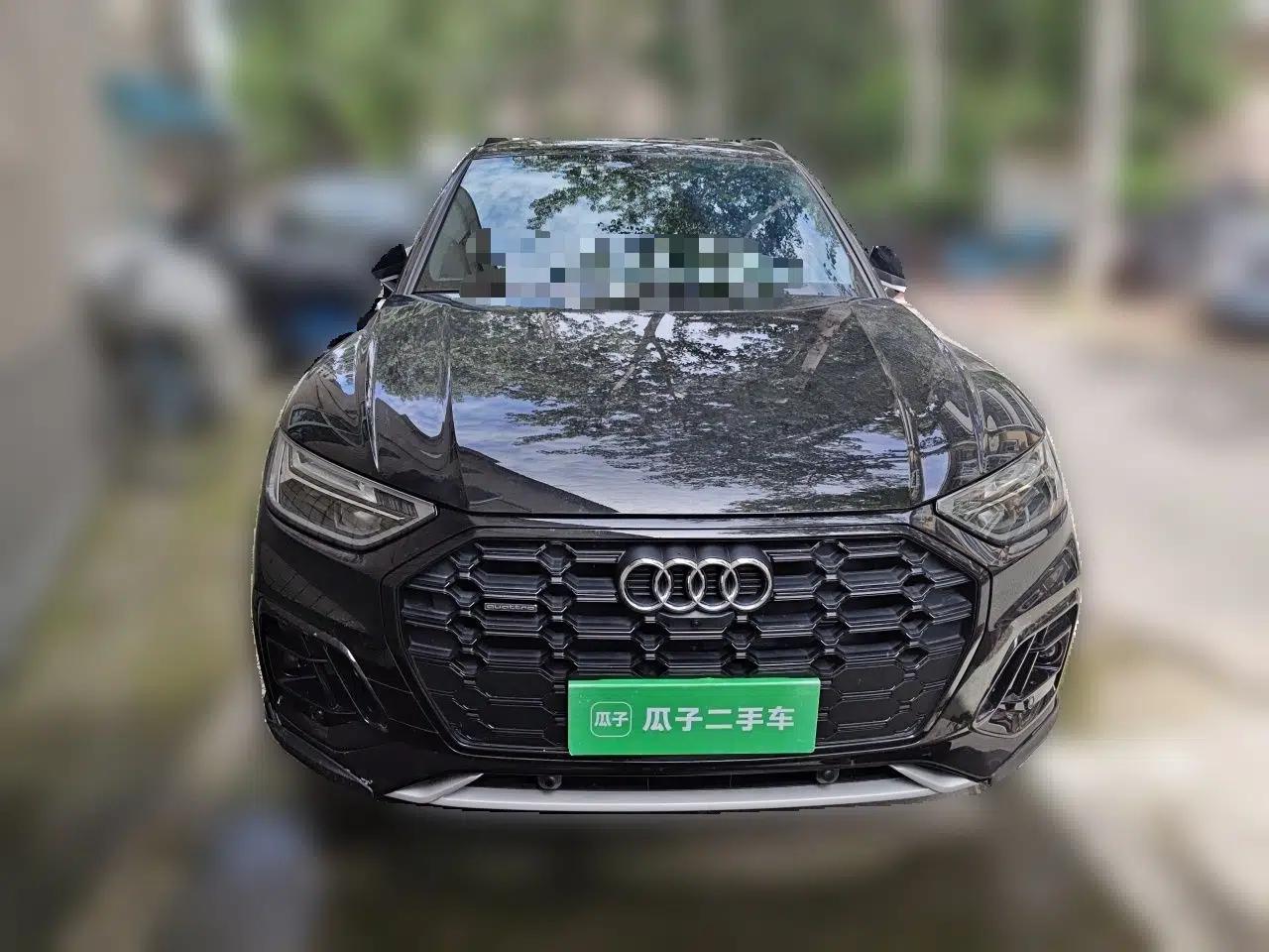 Audi Q5L 2024 45 TFSI Luxury Dynamic Model — миниатюра 2
