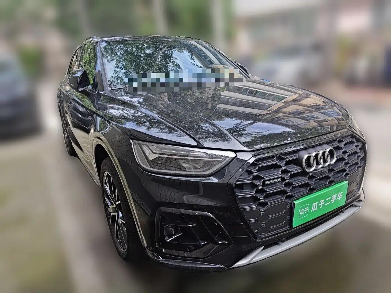 Audi Q5L 2024 45 TFSI Luxury Dynamic Model — миниатюра 3