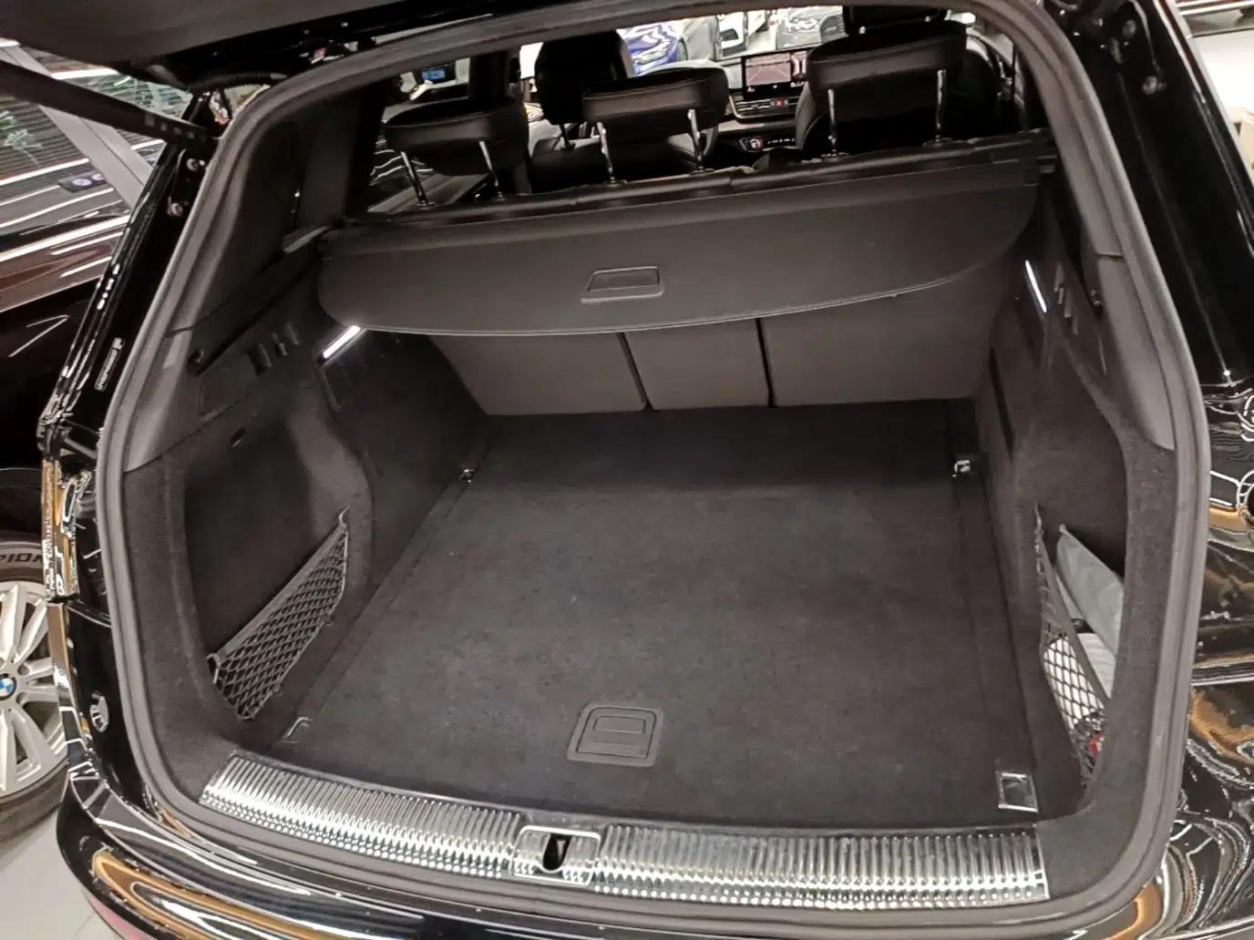Audi Q5L 2024 45 TFSI Luxury Dynamic Model — миниатюра 22