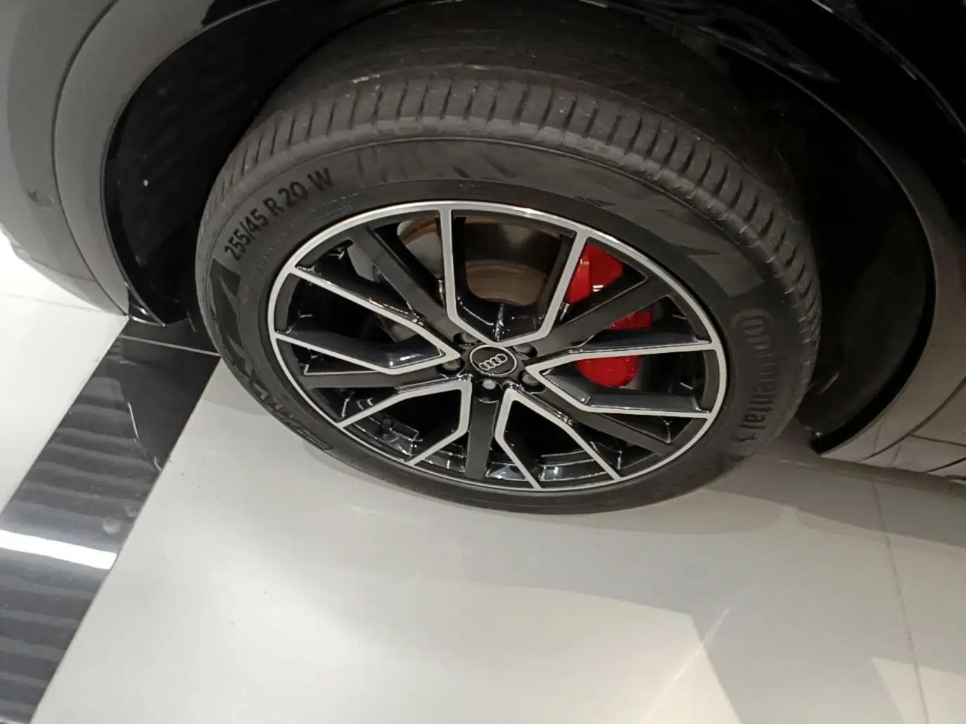 Audi Q5L 2024 45 TFSI Luxury Dynamic Model — миниатюра 10