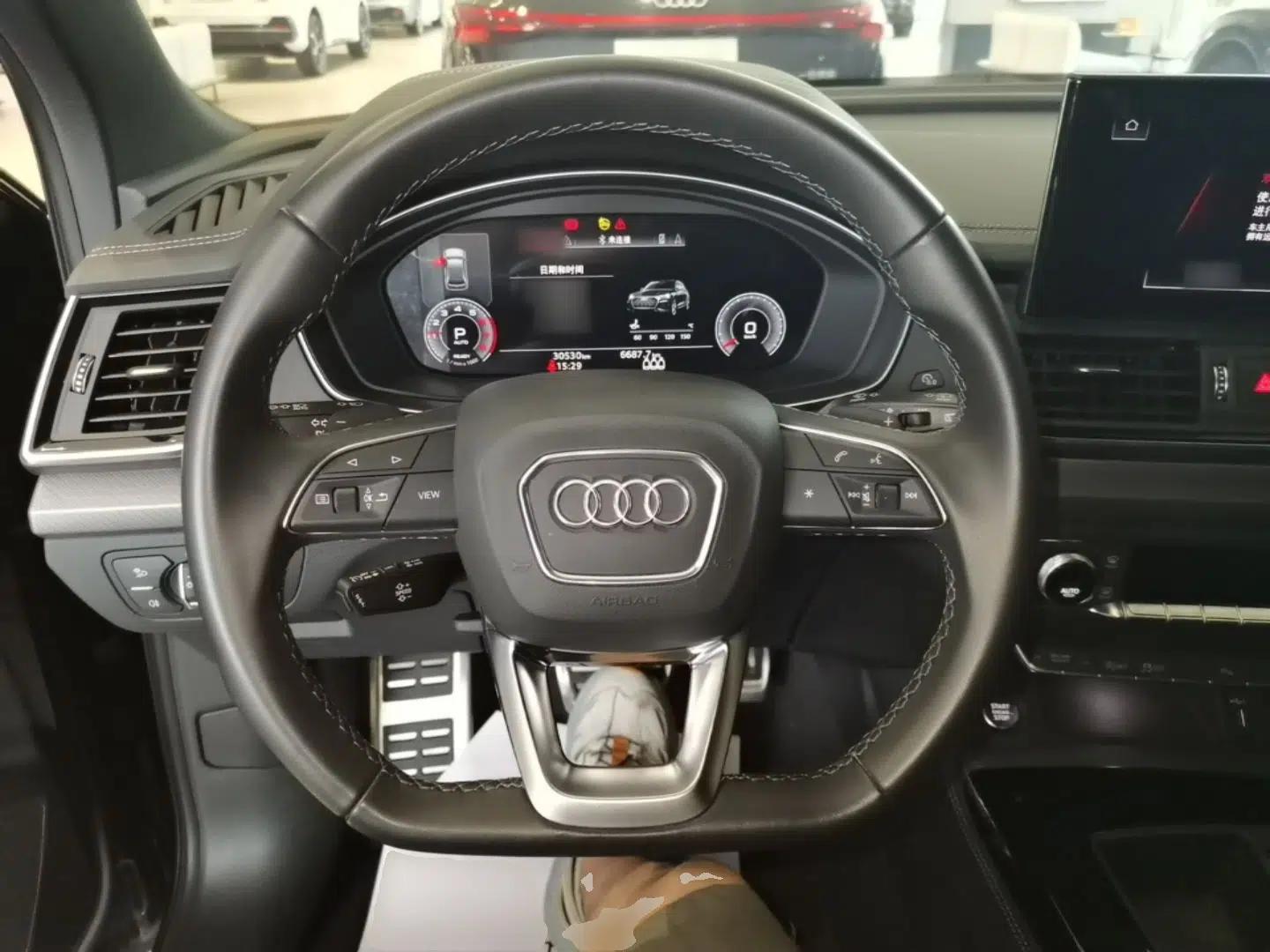 Audi Q5L 2023 40T Luxury Dynamic Model — миниатюра 13