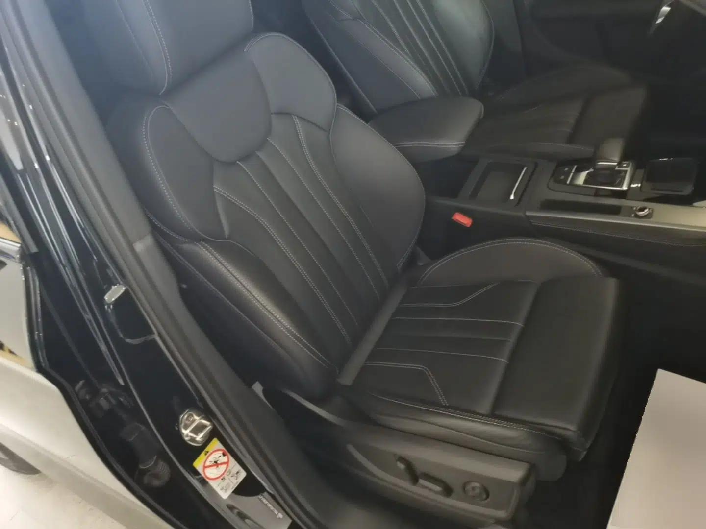 Audi Q5L 2023 40T Luxury Dynamic Model — миниатюра 19