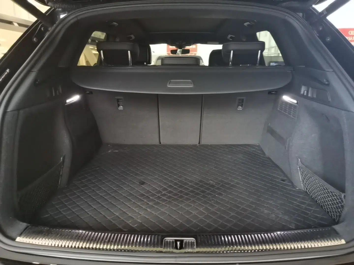 Audi Q5L 2023 40T Luxury Dynamic Model — миниатюра 22