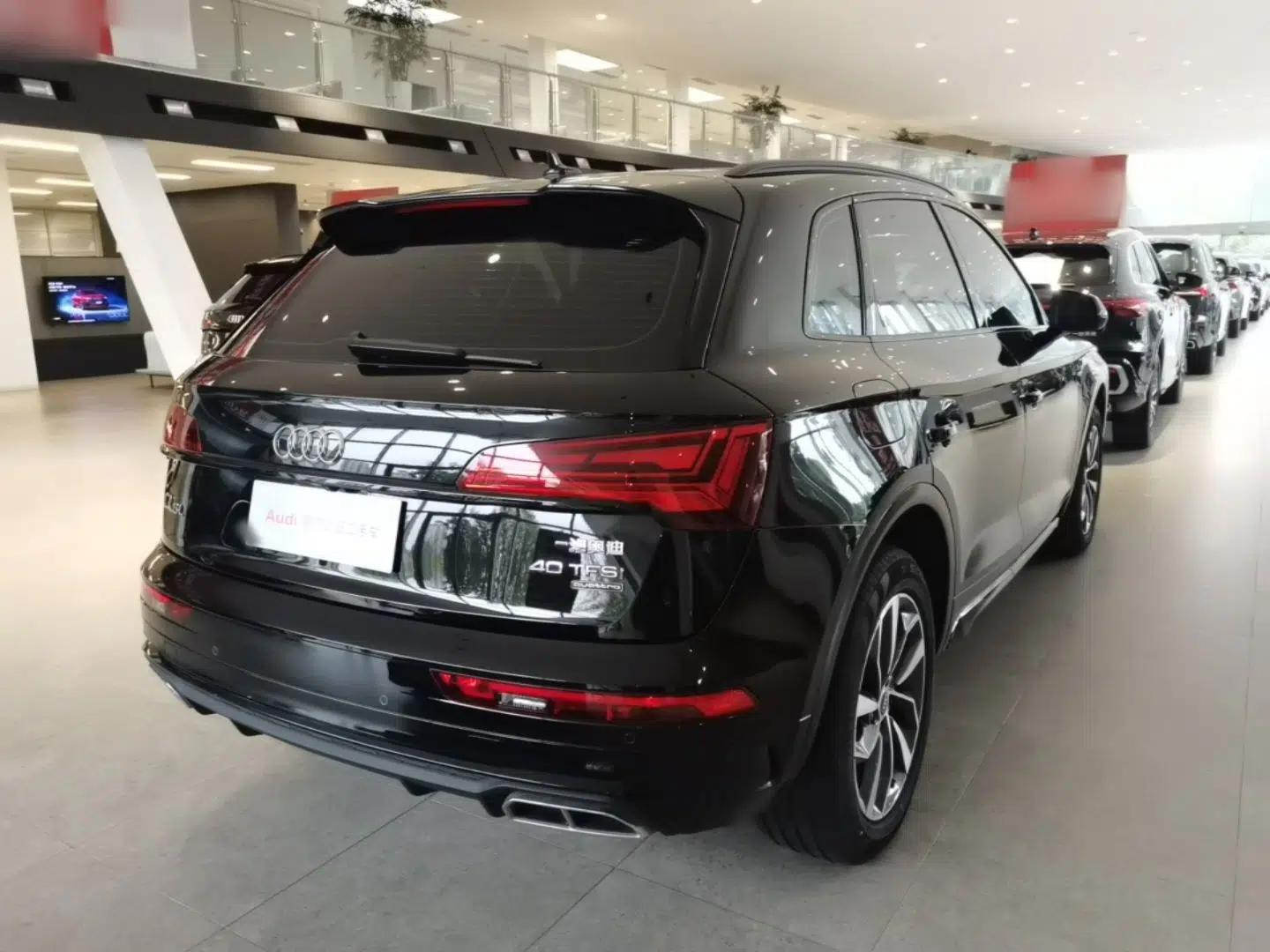 Audi Q5L 2023 40T Luxury Dynamic Model — миниатюра 6