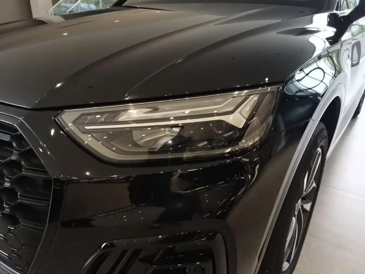 Audi Q5L 2023 40T Luxury Dynamic Model — миниатюра 8