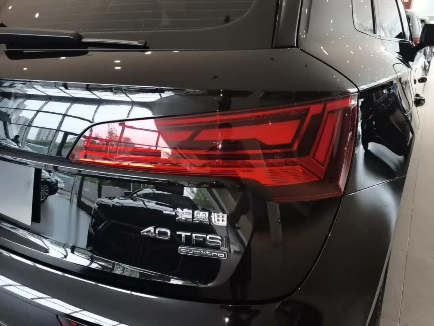 Audi Q5L 2023 40T Luxury Dynamic Model — миниатюра 9