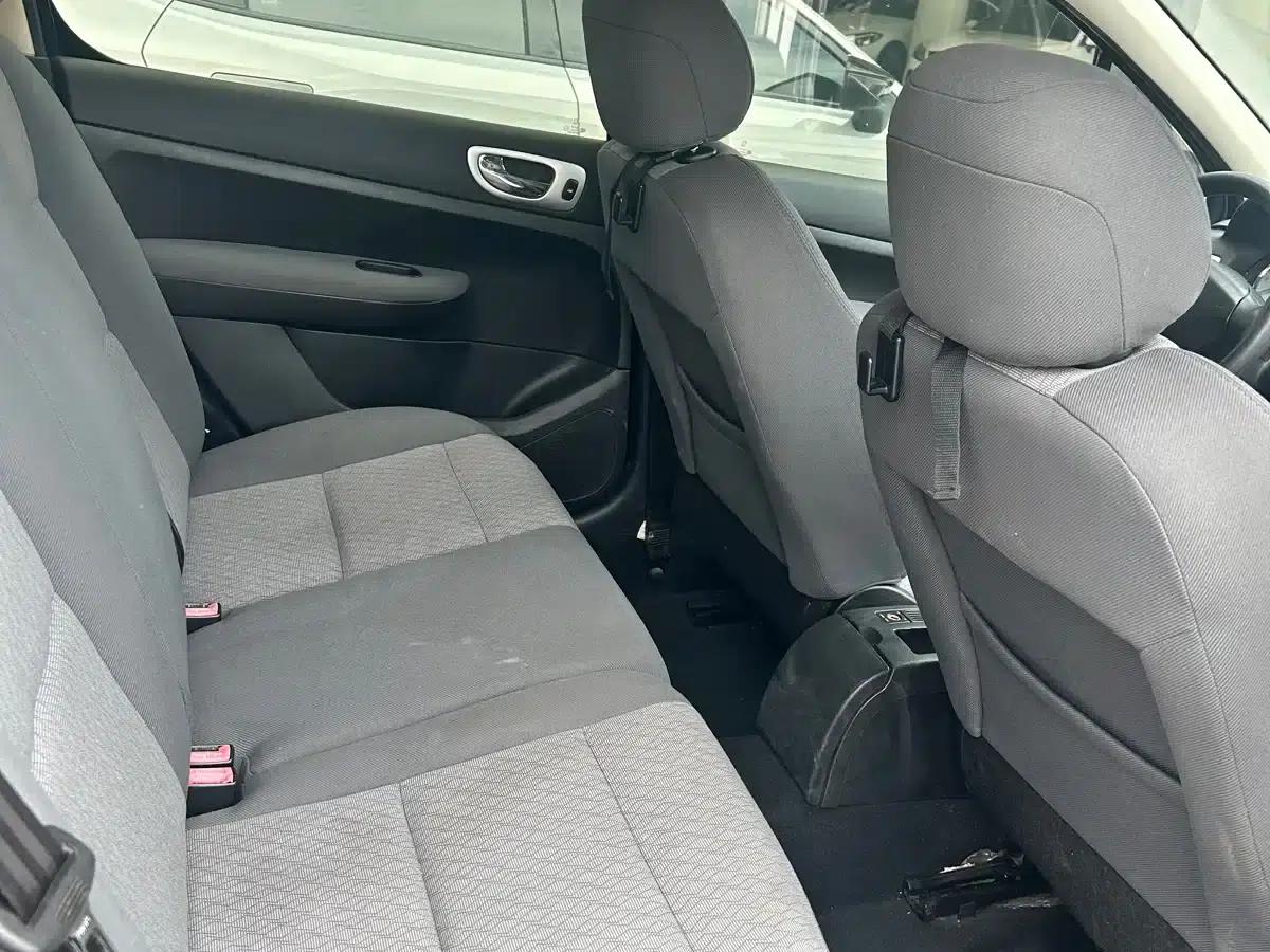 Peugeot 307 2008 Hatchback 1.6L Automatic Elegant Edition — миниатюра 6