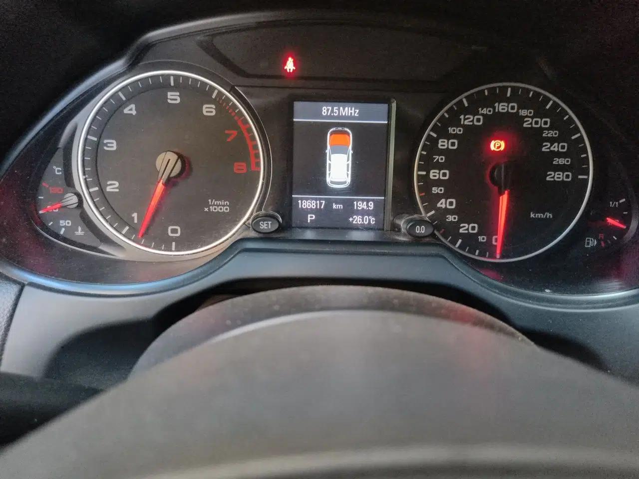 Audi Q5 2011 2.0TFSI Comfort Version — миниатюра 12
