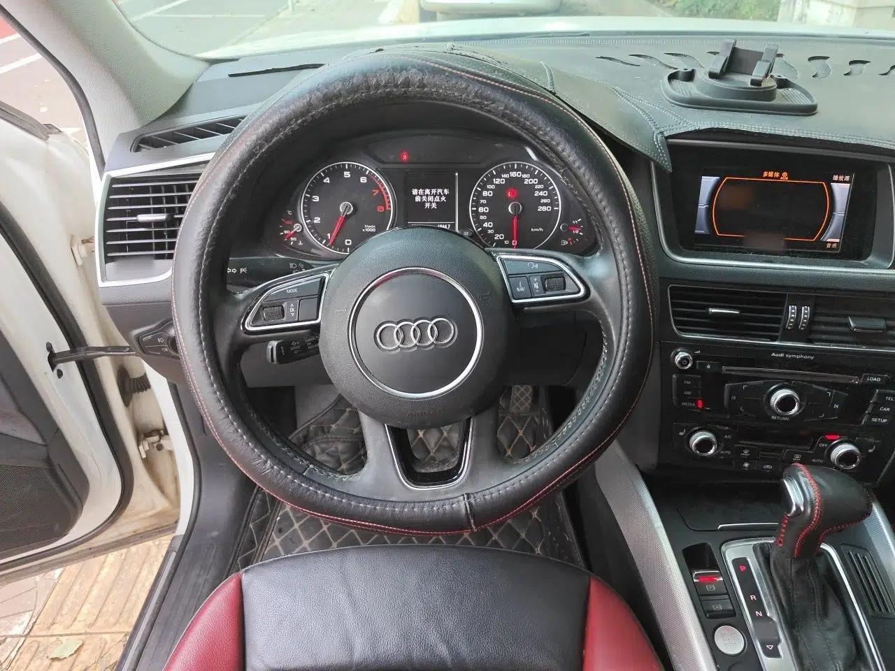 Audi Q5 2018 Collector's Edition 40 TFSI Technology Model — миниатюра 7