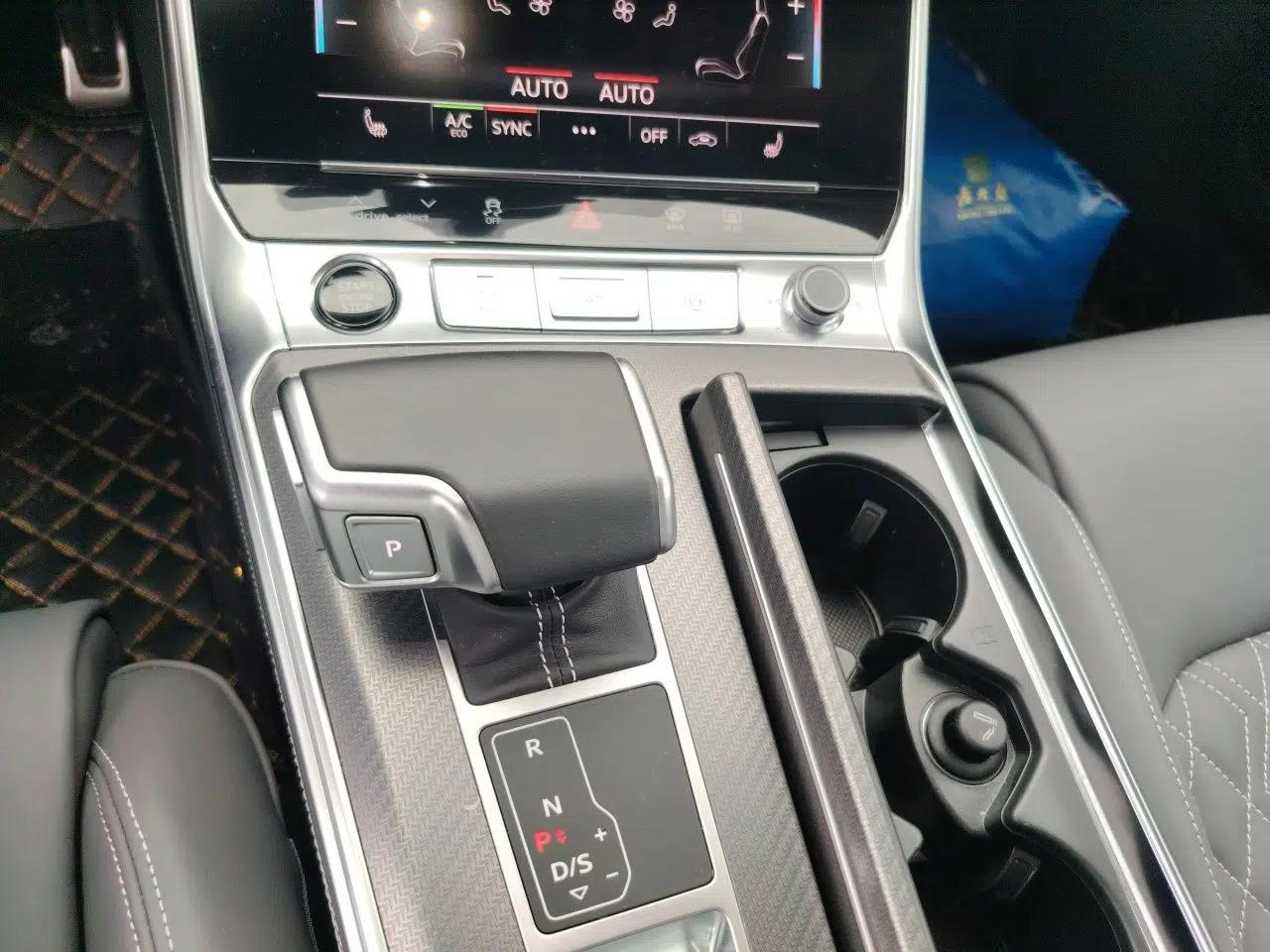 Audi A7L 2024 55 TFSI quattro RS Performance Edition — миниатюра 14