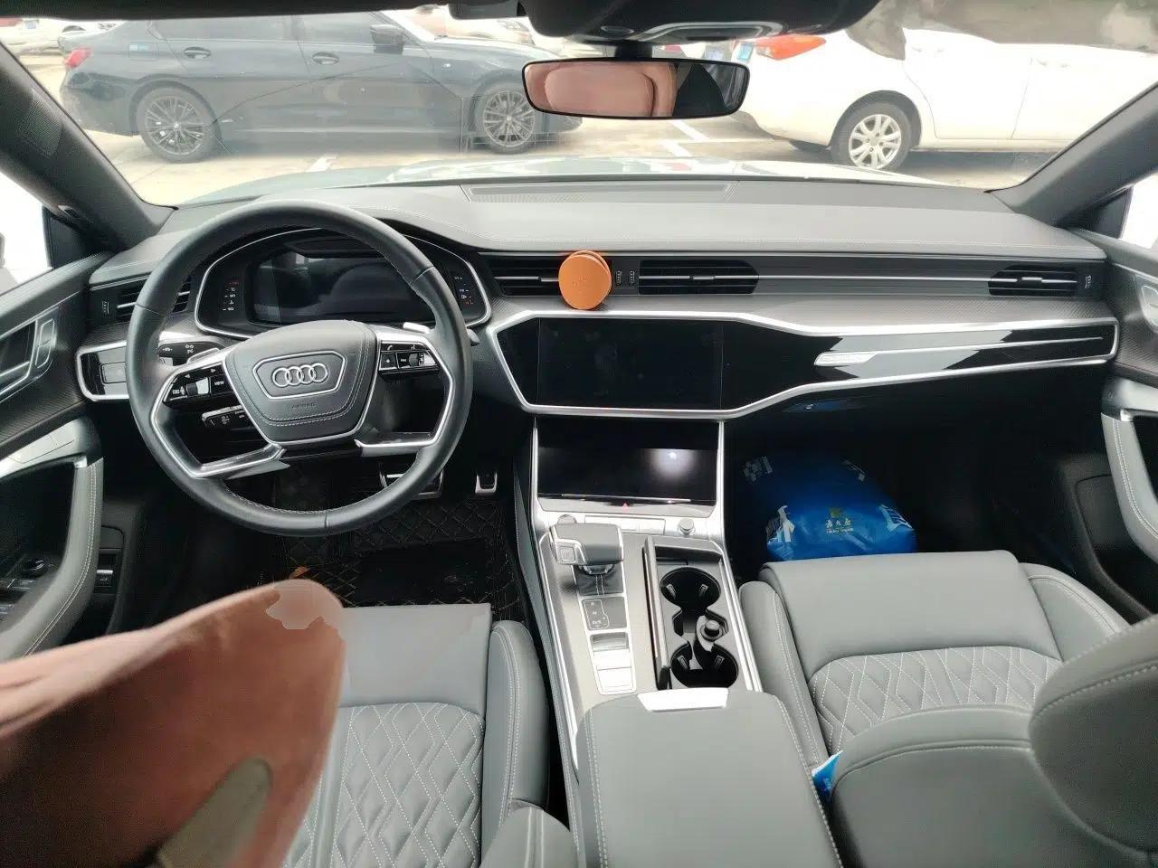 Audi A7L 2024 55 TFSI quattro RS Performance Edition — миниатюра 9