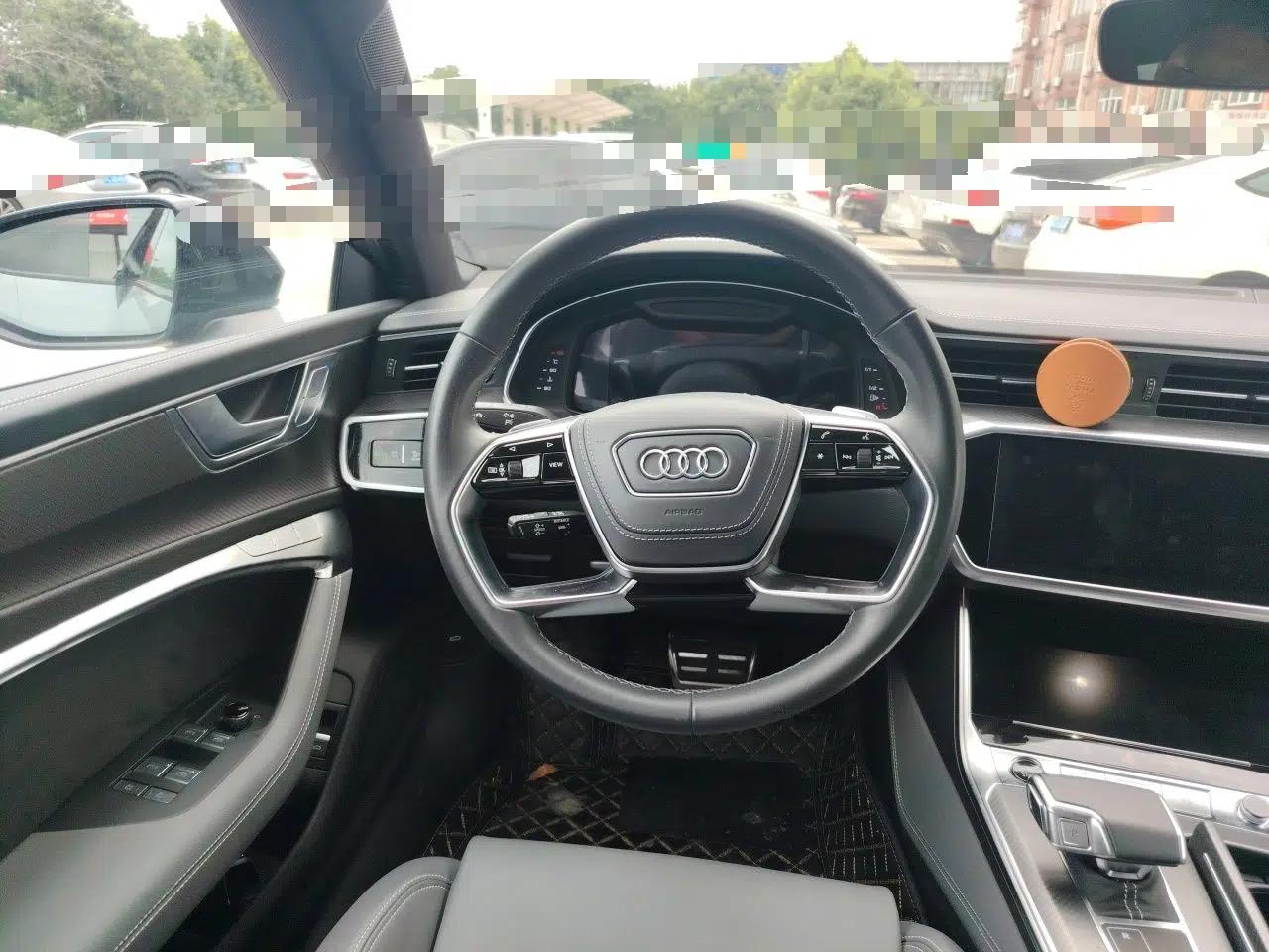 Audi A7L 2024 55 TFSI quattro RS Performance Edition — миниатюра 10