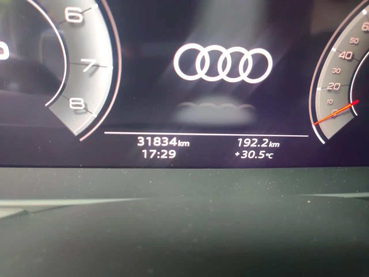 Audi A7L 2022 45 TFSI quattro S-line Visionary Crystal Package — миниатюра 12