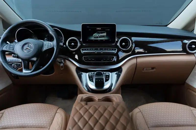 Mercedes-Benz V-Class 2018 V 260 L Premium Extended Edition (China VI Emission Standard) — миниатюра 8