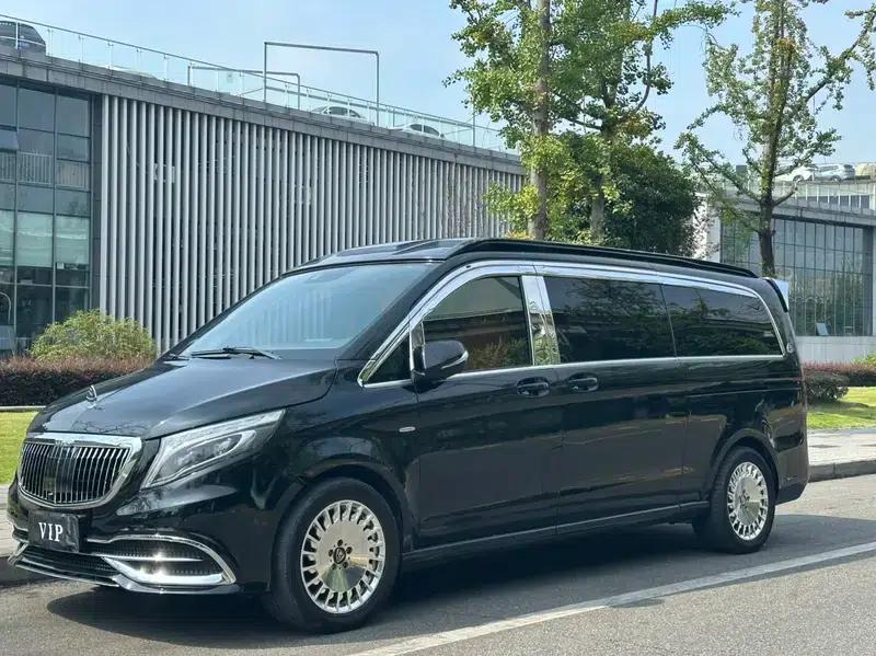 Mercedes-Benz V-Class 2017 V 260 L Premium Extended Edition — миниатюра 1