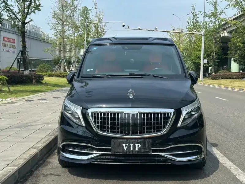 Mercedes-Benz V-Class 2017 V 260 L Premium Extended Edition — миниатюра 2