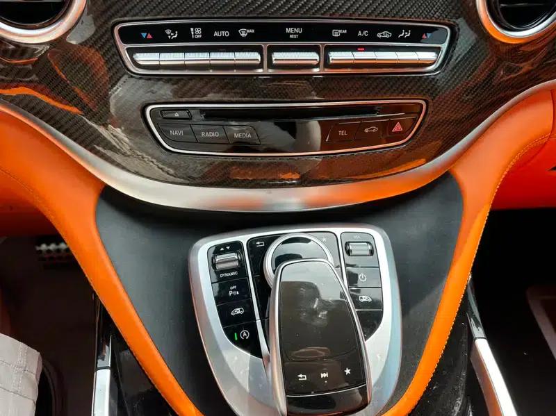 Mercedes-Benz V-Class 2017 V 260 L Premium Extended Edition — миниатюра 13