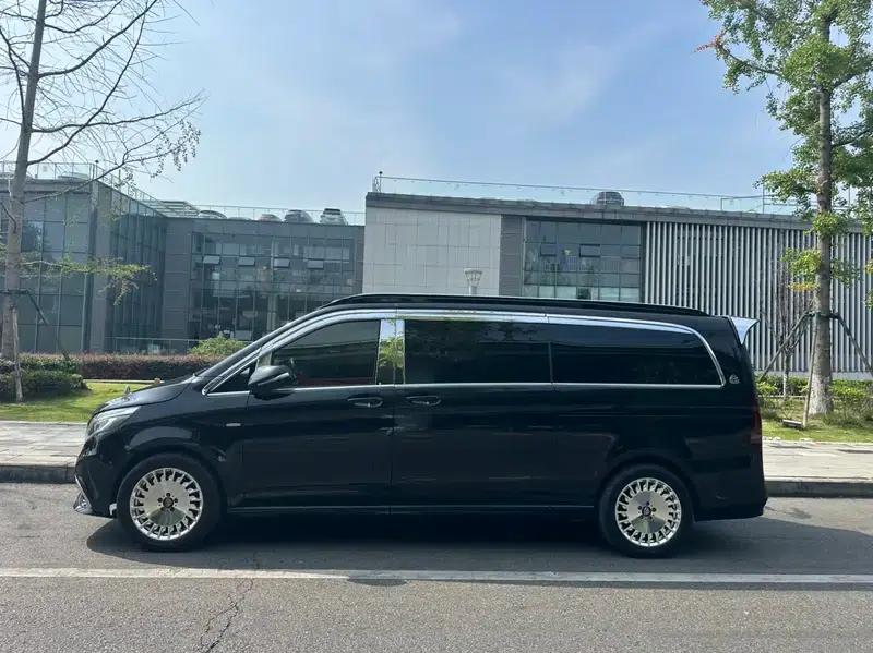 Mercedes-Benz V-Class 2017 V 260 L Premium Extended Edition — миниатюра 4
