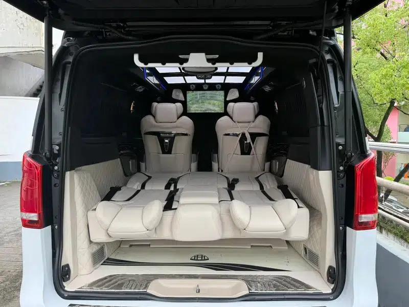 2021 Mercedes-Benz V-Class 2.0L Automatic Front-Wheel Drive 7-Seater Factory Custom Edition — миниатюра 16
