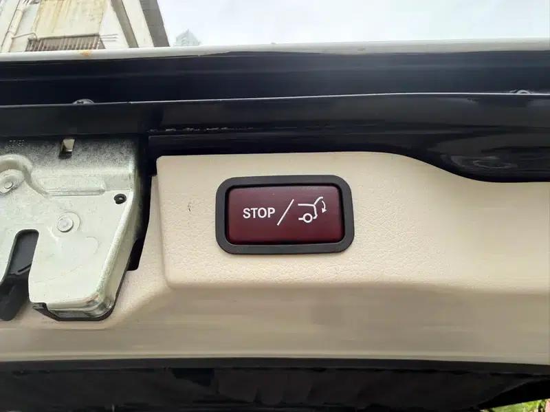 2021 Mercedes-Benz V-Class 2.0L Automatic Front-Wheel Drive 7-Seater Factory Custom Edition — миниатюра 8