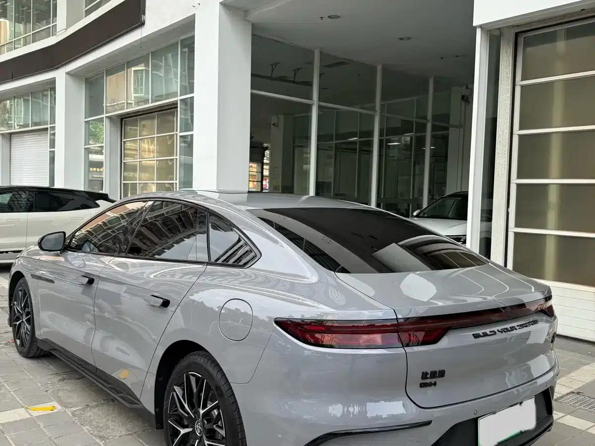 2025 Han DM-i Intelligent Driving Edition 125KM Premium — миниатюра 3