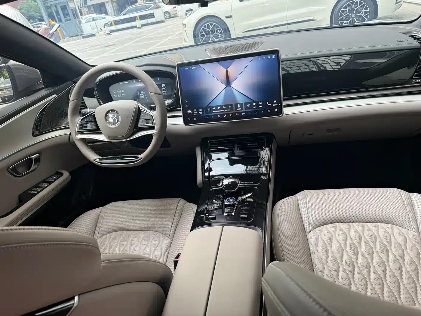 2025 Han DM-i Intelligent Driving Edition 125KM Premium — миниатюра 6