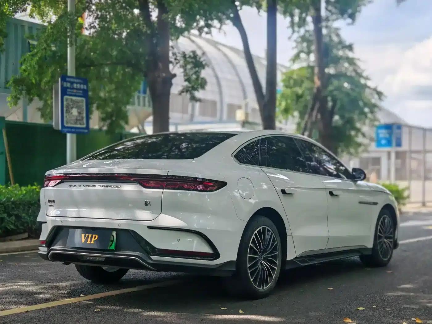 Han 2022 DM-i 121KM Premium Edition — миниатюра 4