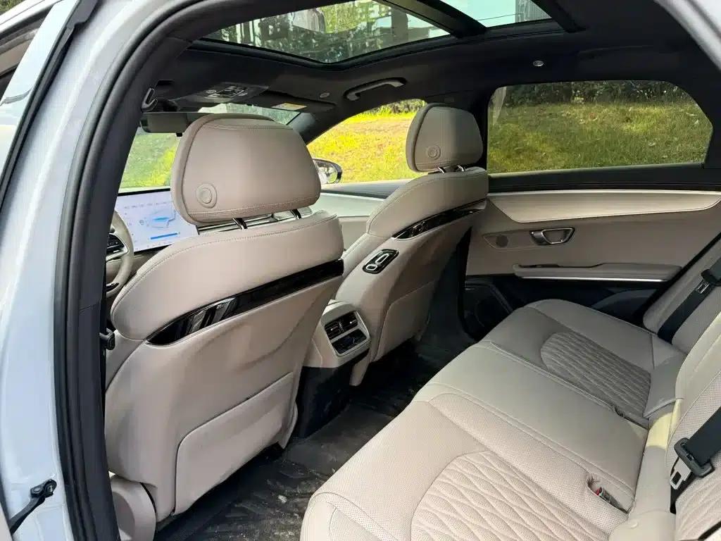 Han 2025 DM-i 125KM Premium Edition — миниатюра 11