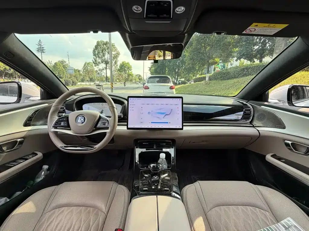 Han 2025 DM-i 125KM Premium Edition — миниатюра 13