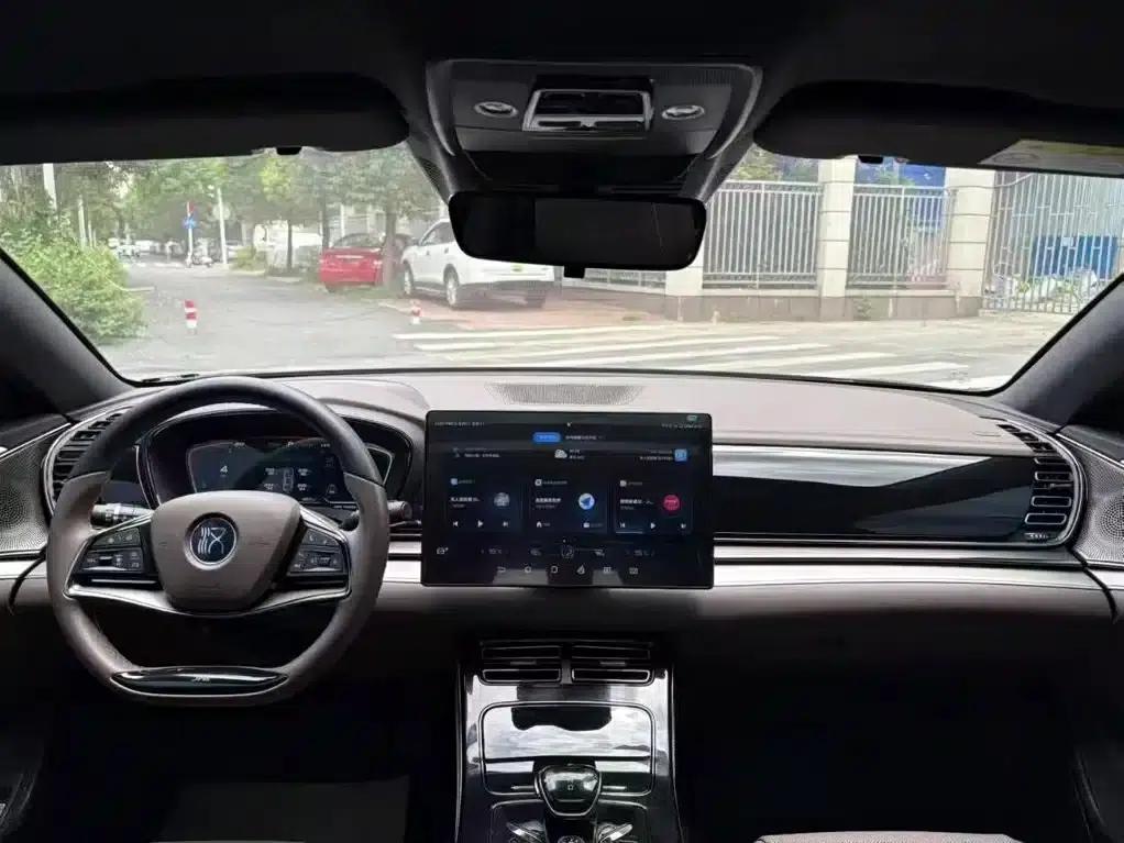 Han 2023 EV Champion Edition 605KM Front-Wheel Drive Premium — миниатюра 4
