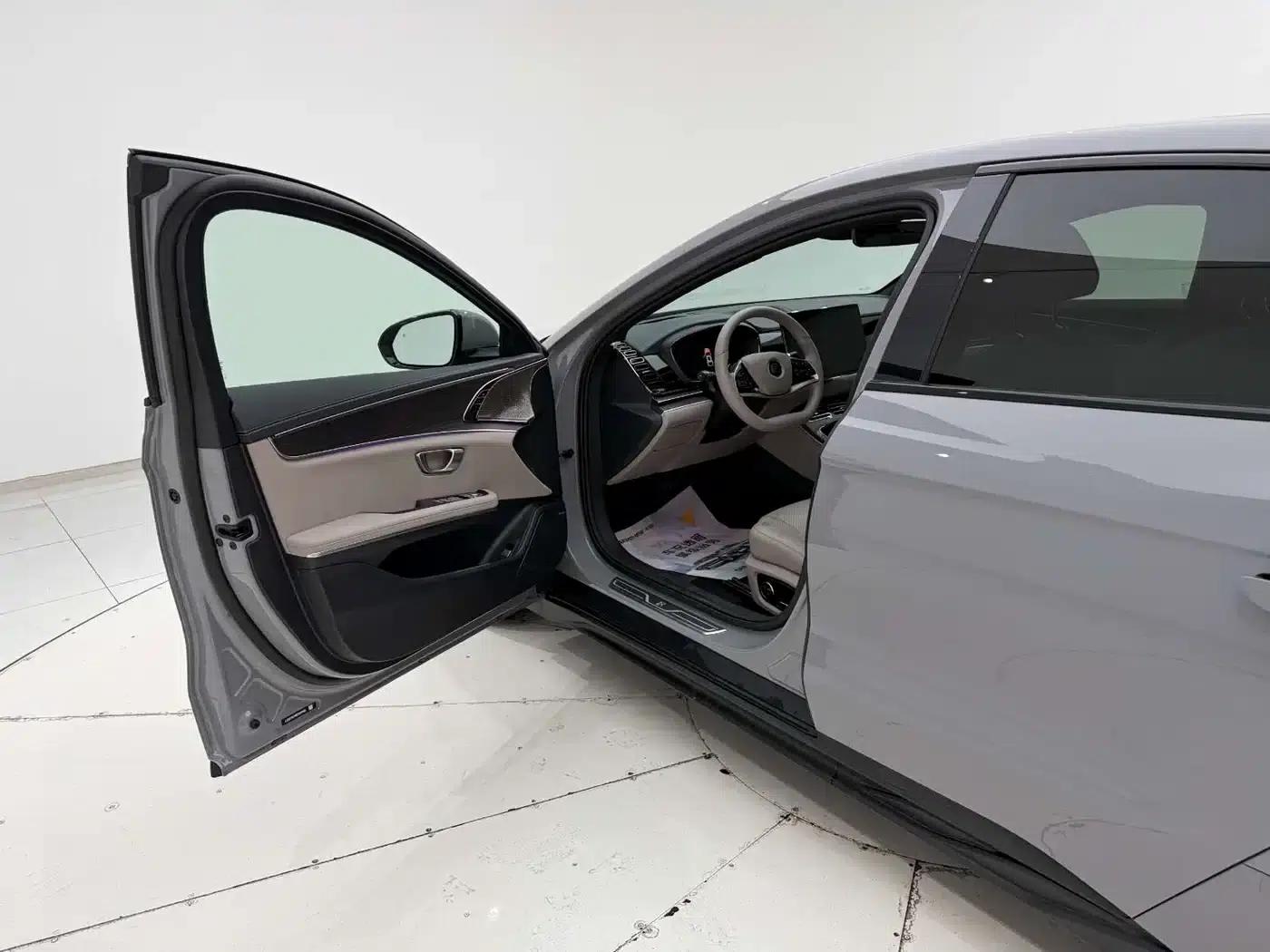 Han 2025 DM-i Intelligent Driving Edition Flagship Model with 125KM LiDAR — миниатюра 13