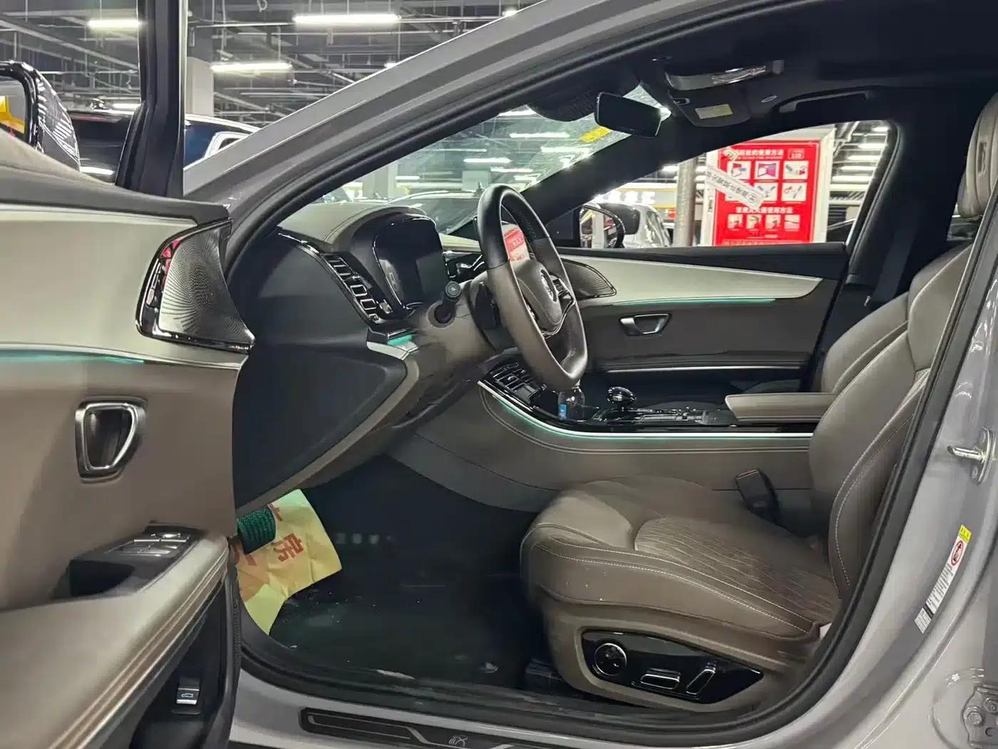 Han 2025 DM-i 125KM Premium Edition — миниатюра 4