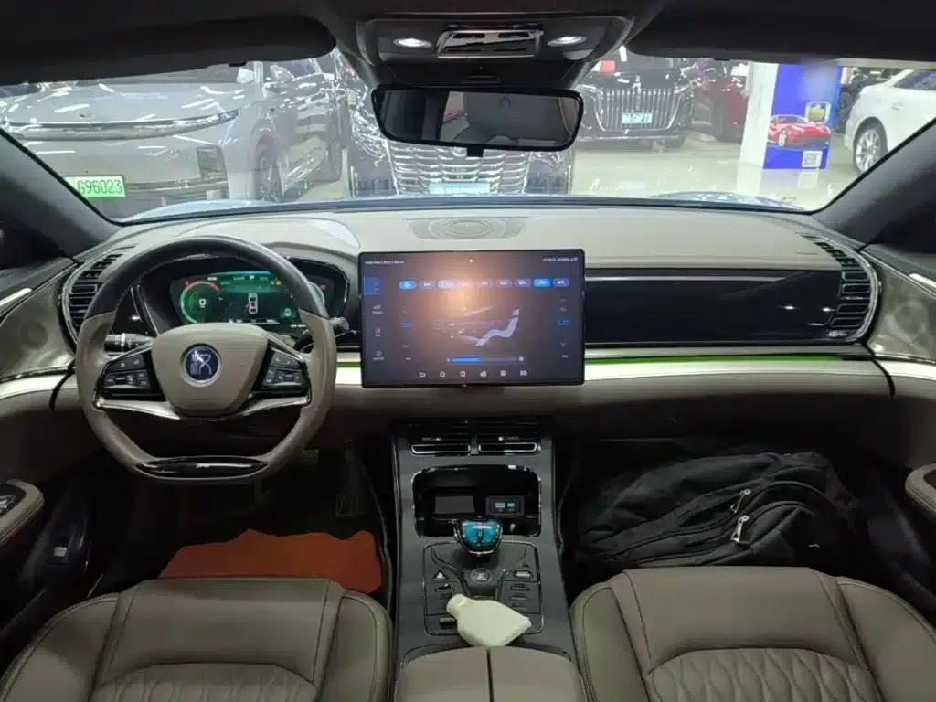 Han 2023 EV Champion Edition 506KM Front-Wheel Drive Premium — миниатюра 10