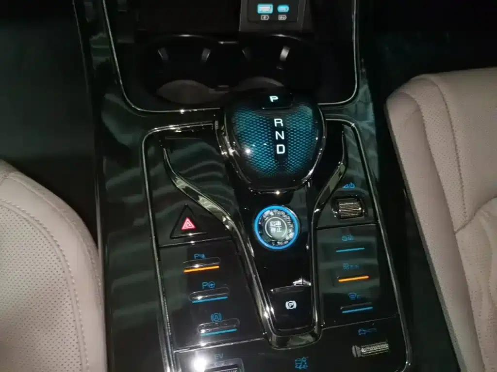 2025 Han DM-i Intelligent Driving Edition 125KM Premium — миниатюра 14