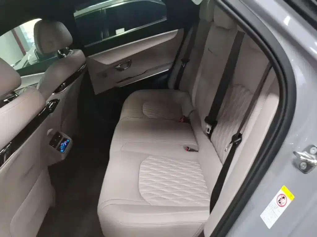 2025 Han DM-i Intelligent Driving Edition 125KM Premium — миниатюра 17