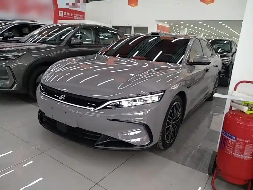 Han 2025 DM-i Intelligent Driving Edition Flagship Model with 125KM LiDAR — миниатюра 1