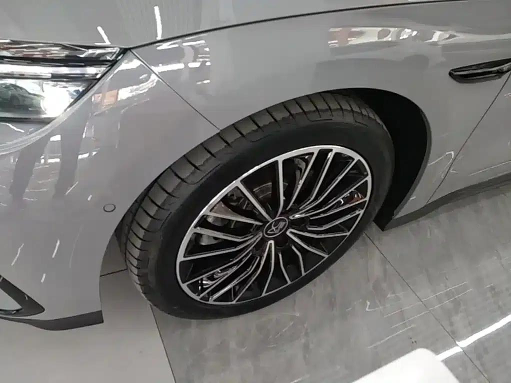 Han 2025 DM-i Intelligent Driving Edition Flagship Model with 125KM LiDAR — миниатюра 23