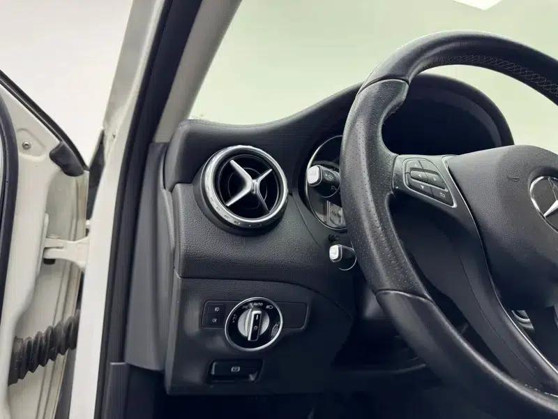 2016 Mercedes-Benz GLA 200 Fashion Edition — миниатюра 18