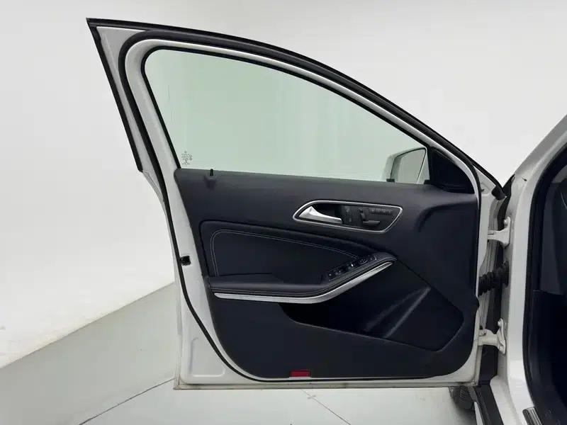 2016 Mercedes-Benz GLA 200 Fashion Edition — миниатюра 25