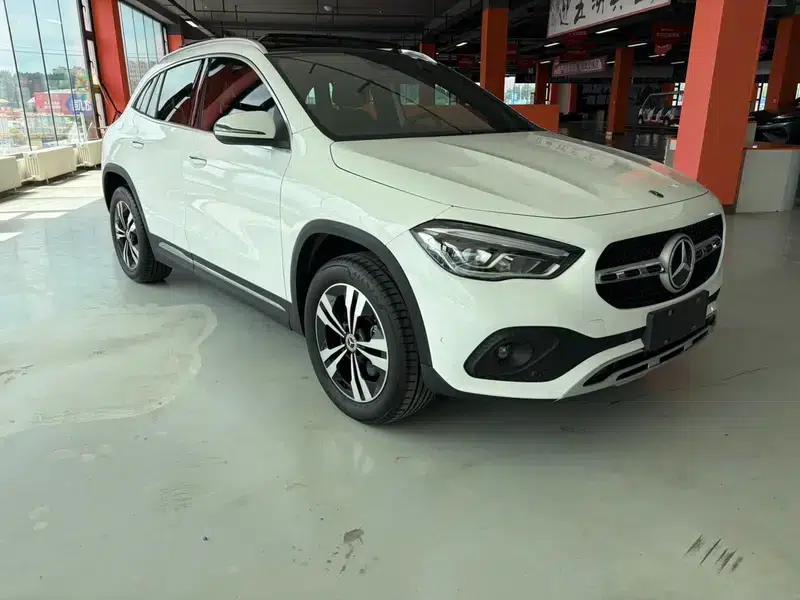 2022 Mercedes-Benz GLA 200 — миниатюра 3