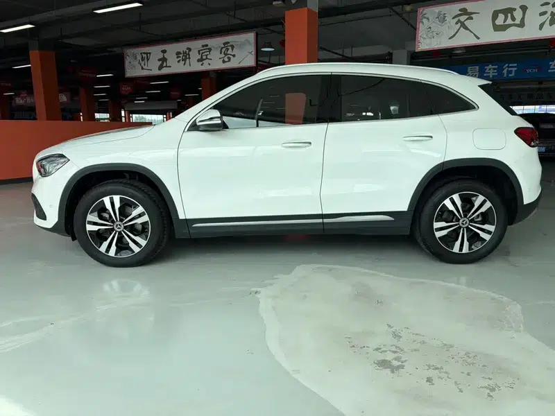 2022 Mercedes-Benz GLA 200 — миниатюра 4