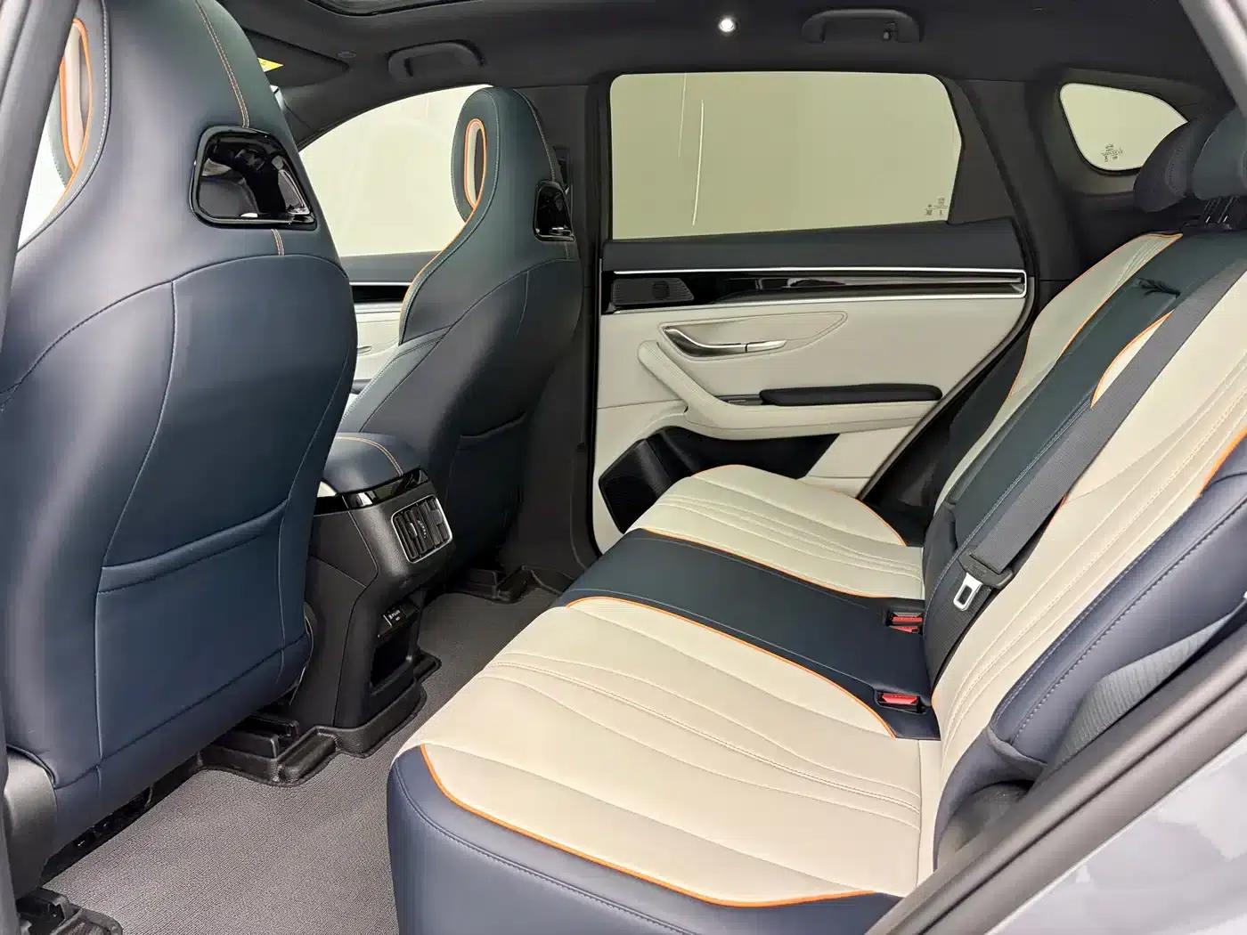 Song PLUS New Energy 2024 Glory Edition DM-i 110km Flagship Model — миниатюра 13