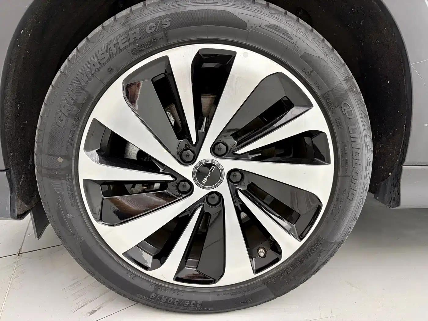 Song PLUS New Energy 2024 Glory Edition DM-i 110km Flagship Model — миниатюра 15