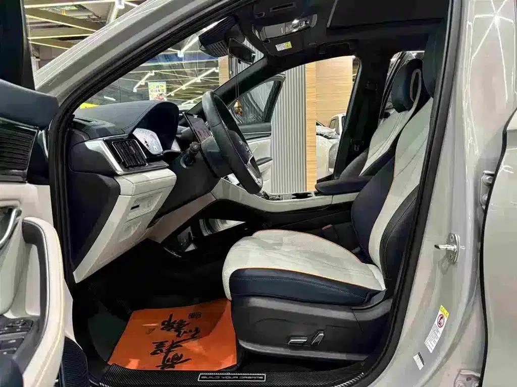 Song PLUS New Energy 2024 Glory Edition DM-i 110km Flagship PLUS — миниатюра 4